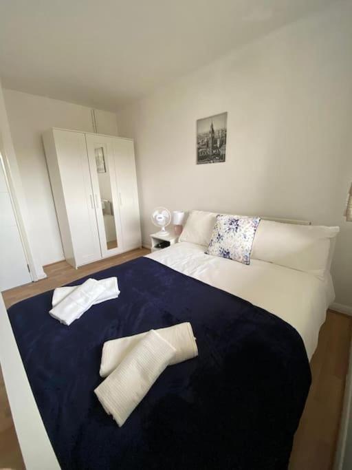 Comfy Entire Flat With City View Balcony In Regents Park, Camden, Central لندن المظهر الخارجي الصورة